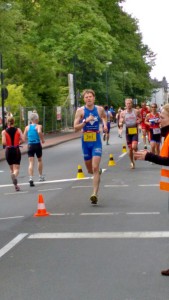 Tobi läuft auf Platz 14 vor